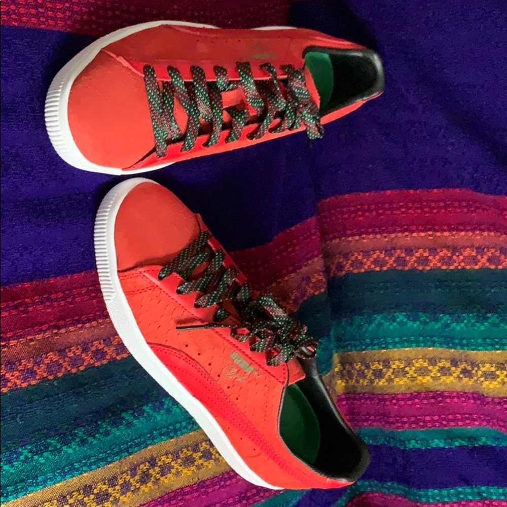 NWOB Puma Clyde GCC Women’s Sneakers in Red